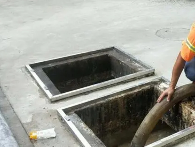 皂市镇化粪池清理